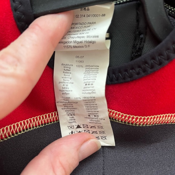 EUC wetsuit! Size S/M - Picture 4 of 7